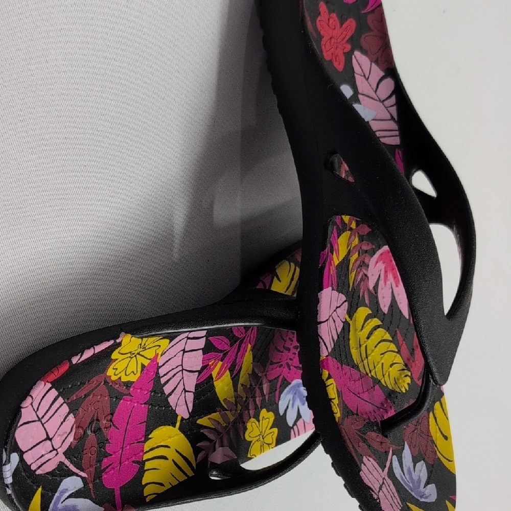 CROCS Black Sole Floral Sandals - Picture 7 of 9
